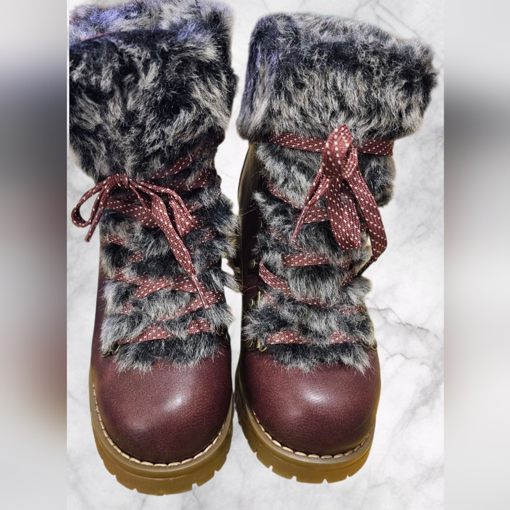 NWOT Sz 8 Womens LUGZ